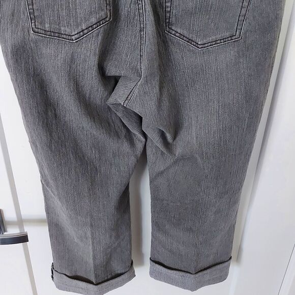 ROADRUNNER CAPRI JEANS  - Picture 6 of 13